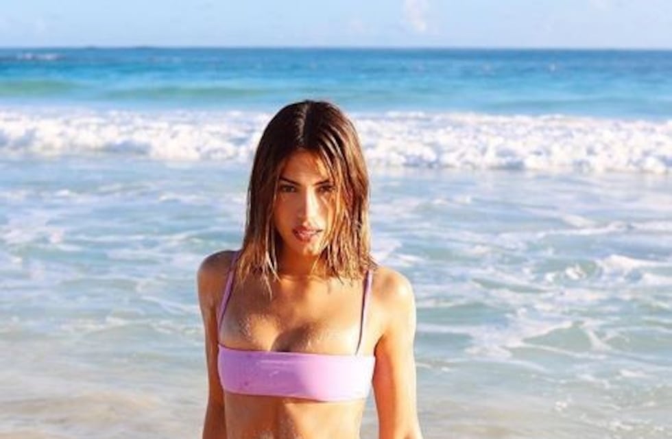 Agustina Agazzani desafió la censura de Instagram con un top transparente y sin corpiño