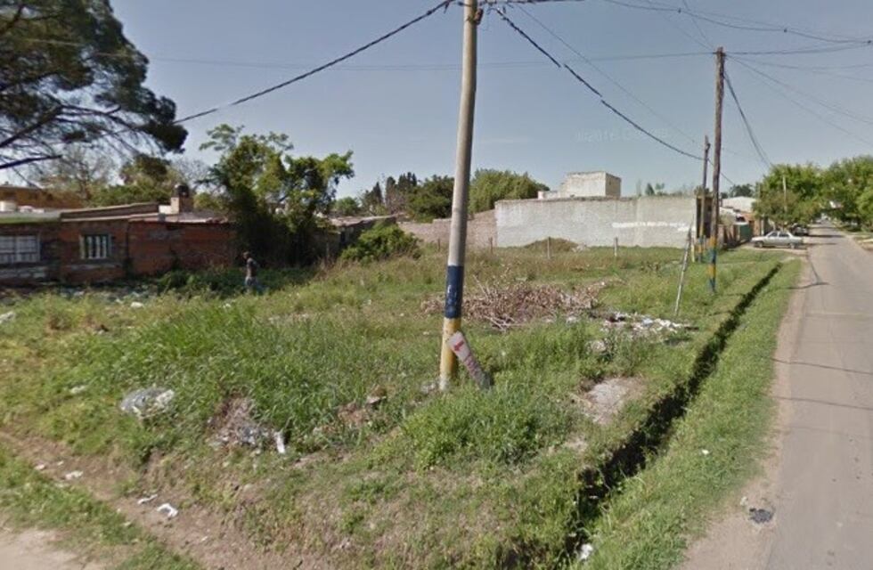 Hallaron muerto a un hombre en un terreno baldío de zona noroeste
