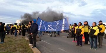 Trabajadores viales cortaron la Ruta Nacional N° 3 en la jornada de esta fecha\u002E