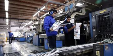 Argentina tiene una de las jornadas laborales legales más largas del mundo\u002E (REUTERS)