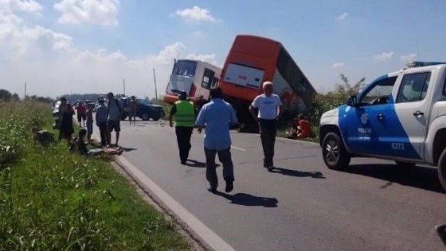 Choque entres dos colectivos en la ruta 33.
