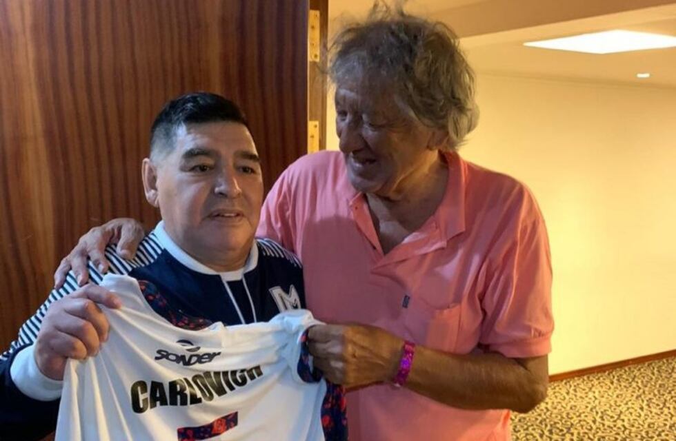 Colocarán una estatua del "Trinche" Carlovich en la cancha de Central Córdoba