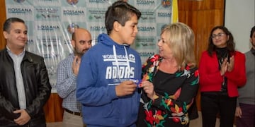 La intendenta Rossana Artero entregó 113 becas a jóvenes con formación en oficios\u002E