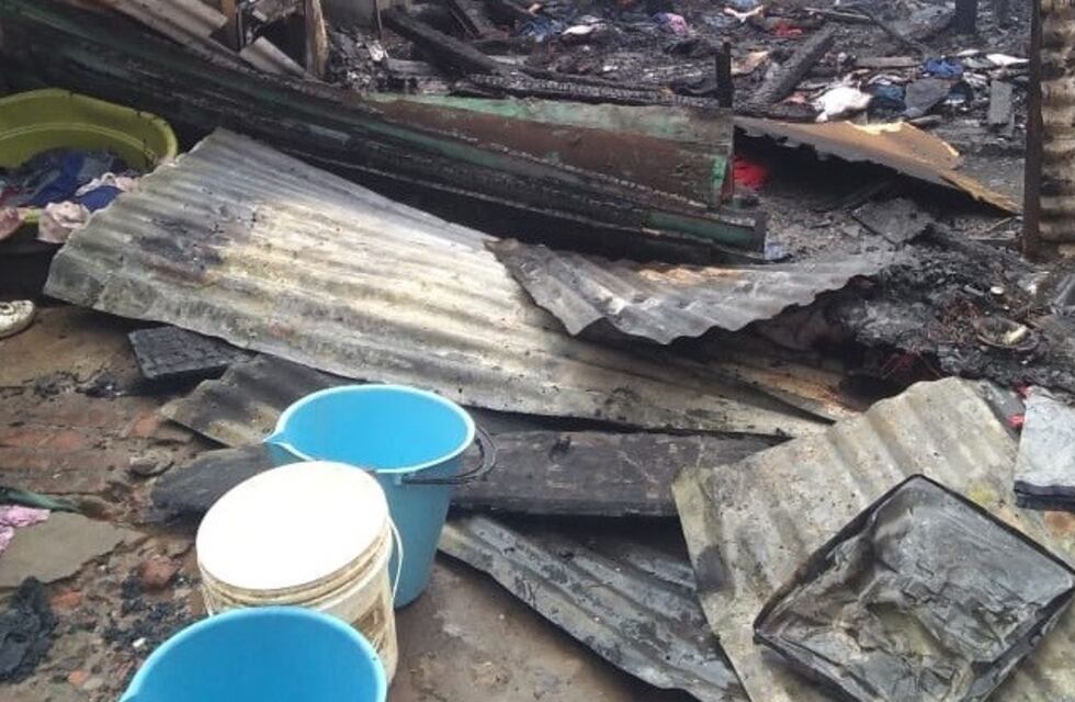 Desesperado pedido de ayuda de doce niños que quedaron en la calle por un incendio