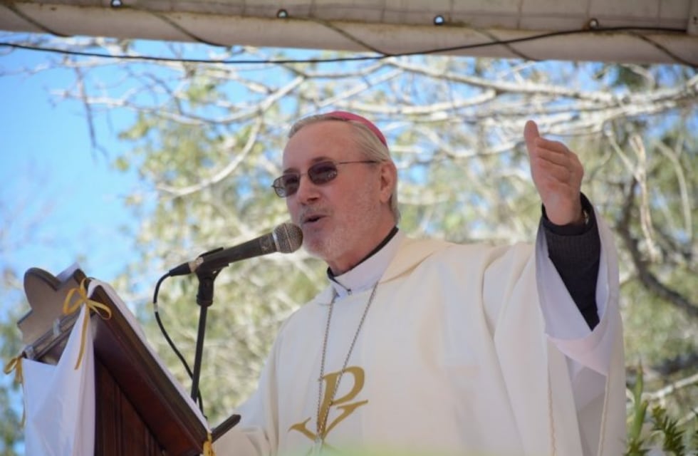 Arzobispo de Corrientes viaja a Roma