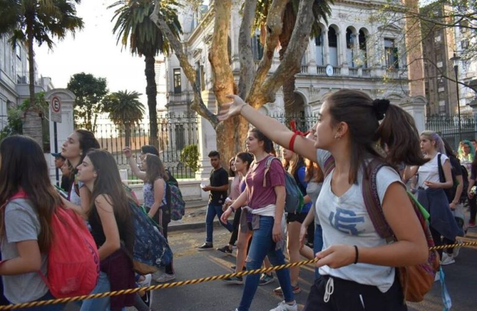 Las mujeres presiden la mitad de los centros de estudiantes de Santa Fe
