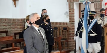 El ex diputado provincial bonaerense encabezó el acto por el aniversario de la creación de la policía santafesina\u002E (@minsegsf)