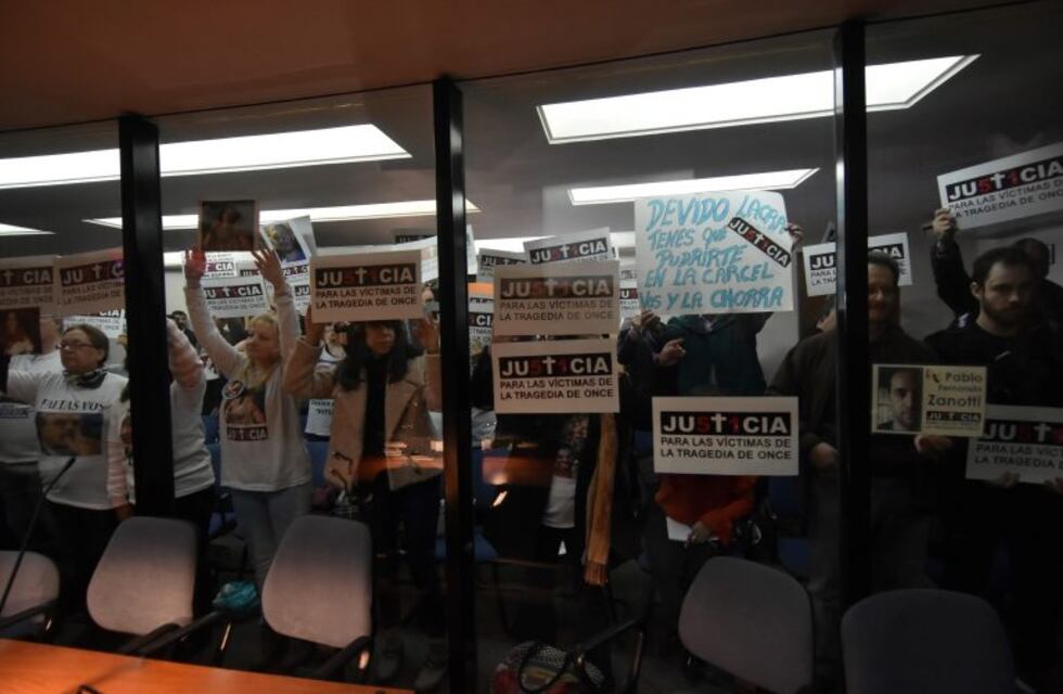 En fotos: así se vivió el inicio del juicio a Julio De Vido por la tragedia de Once