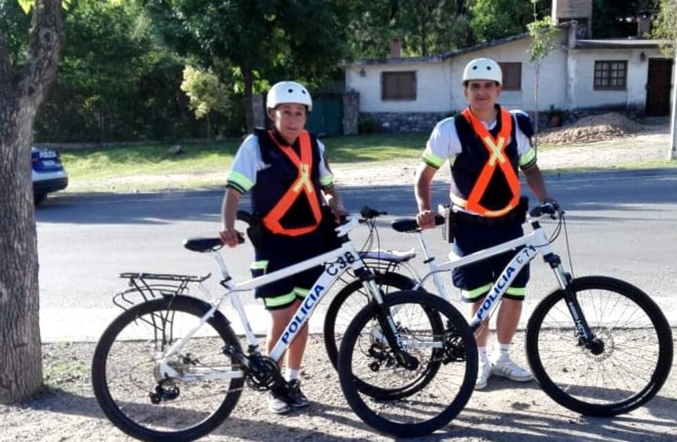Agua de Oro: los bicipolicias recorren las calles de la localidad