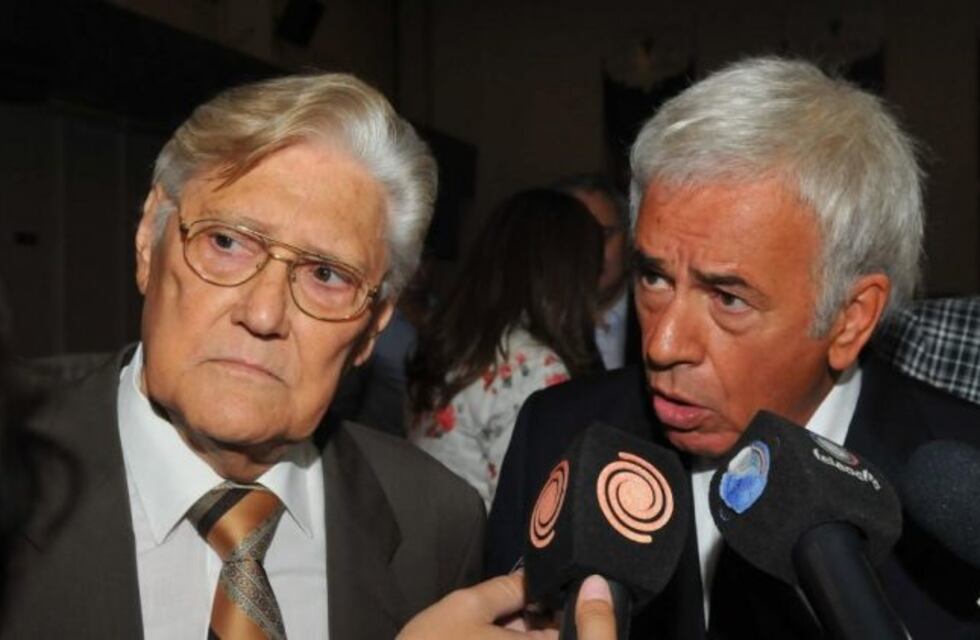 Padrones oscuros: De la Sota y Angeloz figuran aptos para votar