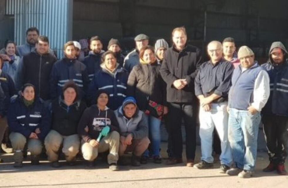 Entrega de elevador a la Cooperativa GIR