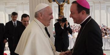 El papa Francisco junto a Gustavo Zanchetta, el obispo argentino del Vaticano que es investigado por presunto abuso sexual\u002E