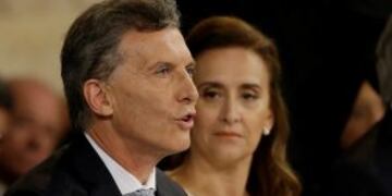 Mauricio Macri delivers his inauguration speech after being sworn as new president by Vice-President and Senate President Gabriela Michetti, right, at Congress, in Buenos Aires, Argentina, Thursday, Dec. 10, 2015. Macri was sworn in, inheriting myriad eco