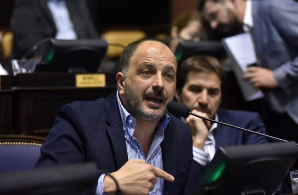 Proyecto de Pablo Garate para que las empresas eléctricas cobren el menor consumo de los últimos años