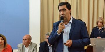 Artaza cree que es conveniente desenganchar la elección respecto de la nacional\u002E