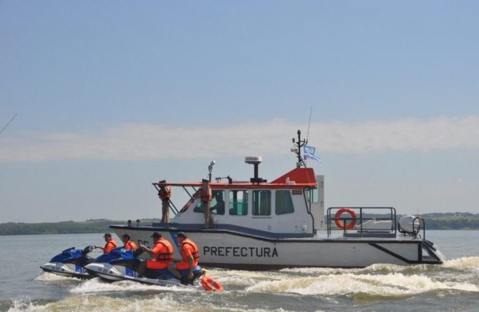 Prefectura encontró bolsos flotando en la ría con 140 kilos de cocaína