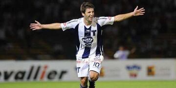 Olego ascendió con Talleres en 2013\u002E Gómez lo dirigió en Villa Ramallo\u002E