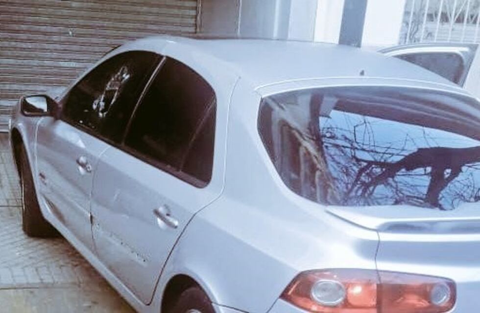 Mataron al conductor de un auto en la puerta de una cochera en Pichincha
