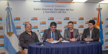 Firma Corredor Turístico del Beagle