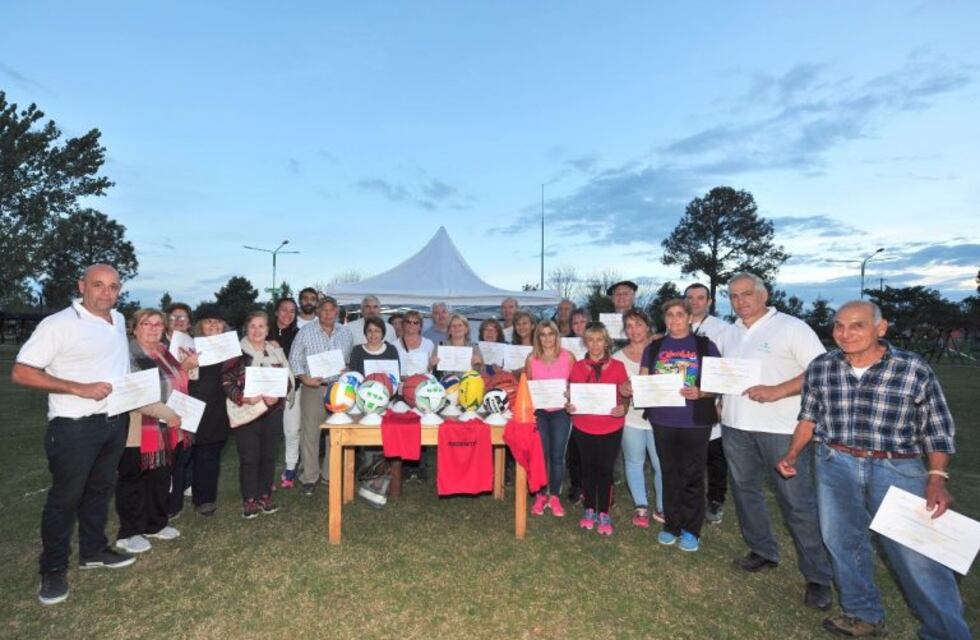 Adultos mayores son capacitados en Deporte de Orientación