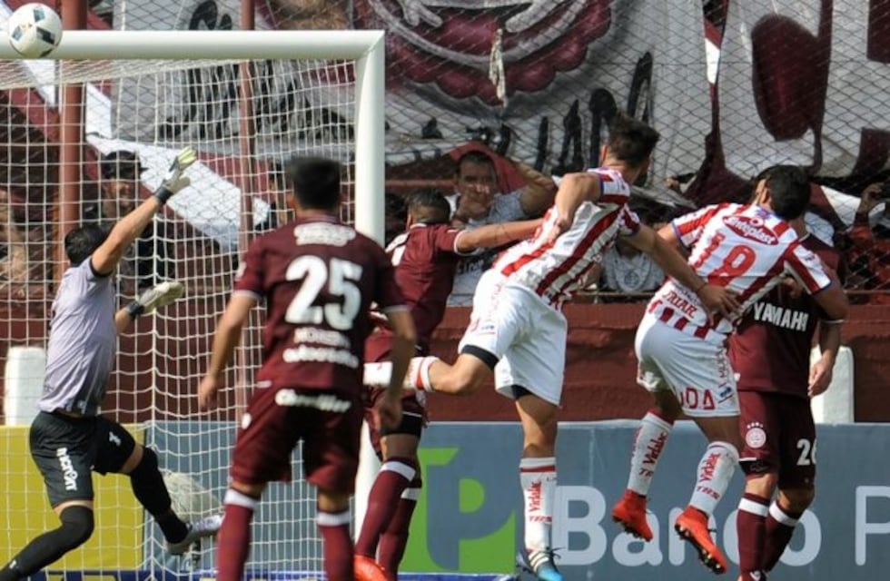 Unión se lo dio vuelta a Lanús y avanzó en la Copa Argentina
