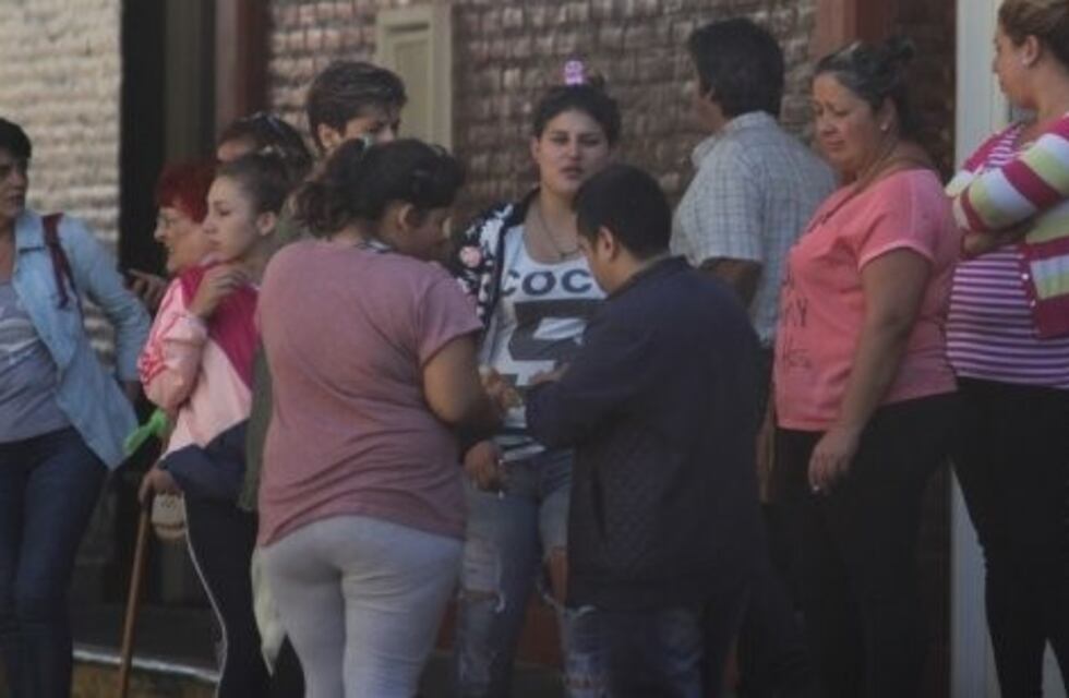 La joven embarazada que balearon durante un robo sigue en grave estado