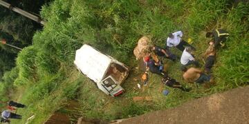 Tareferos heridos en un accidente de la combi en que viajaban\u002E (Misiones ONline)