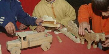 Chicos, papis y juguetes\u002E