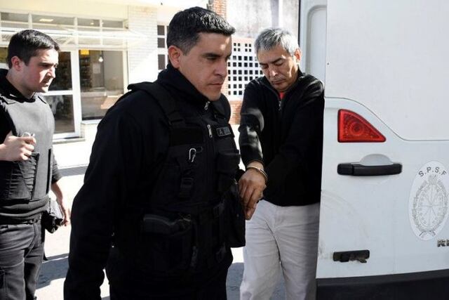 Traslado del comisario Mariano Valdés detenido (Juan José García)