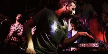 Los Ustedes presentan su segundo disco, en Plaza Güemes\u002E