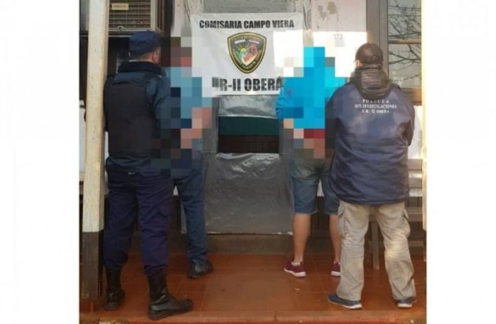 Detienen a un dúo que pretendía realizar una compra con un cheque adulterado