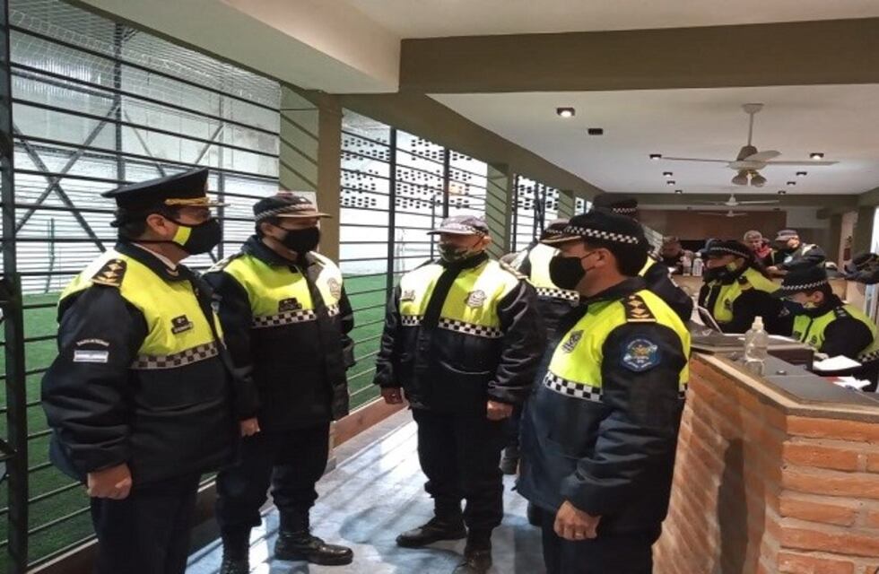 Más de 20 personas terminaron aprehendidas por organizar un partido de fútbol y un asado