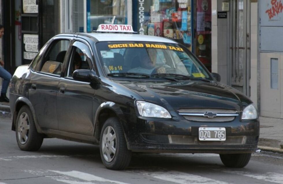 En Santa Fe también: taxis y remises pueden repartir productos puerta a puerta
