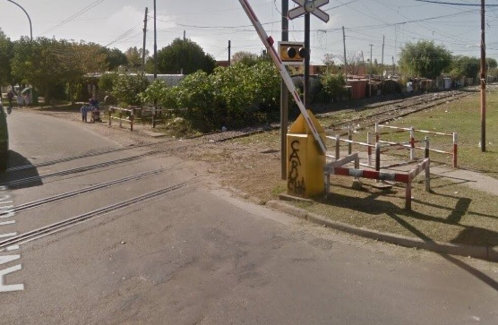 Un tren embistió a un hombre que se encuentra con pronóstico reservado
