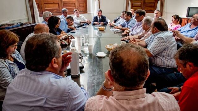 Reuniu00f3n paritaria con los sindicatos municipales de Santa Fe.