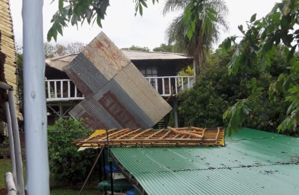 Destrozos en Bella Vista por ráfagas de viento