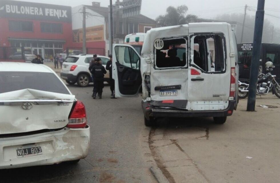 Camión se quedó sin frenos y embistió a varios vehículos en la colectora de Circunvalación y Juan José Paso