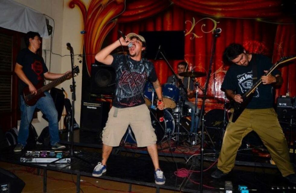 Madre T-Rezo en el escenario de la Usina