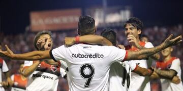 Newell's goleó 3 a 0 a San Martín en Tucumán (@CANOBoficial)