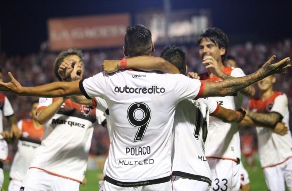 Newell's goleó 3 a 0 a San Martín de Tucumán y cortó la mala racha de visitante