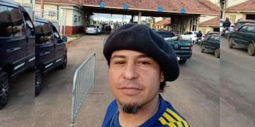Emanuel, oriundo de Río Negro, dejó todo por la camiseta y emprendió su viaje a Río a dedo.