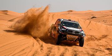 Yazeed Al Rajhi, primer saudí en ganar una etapa en la categoría T1 de Autos como local.