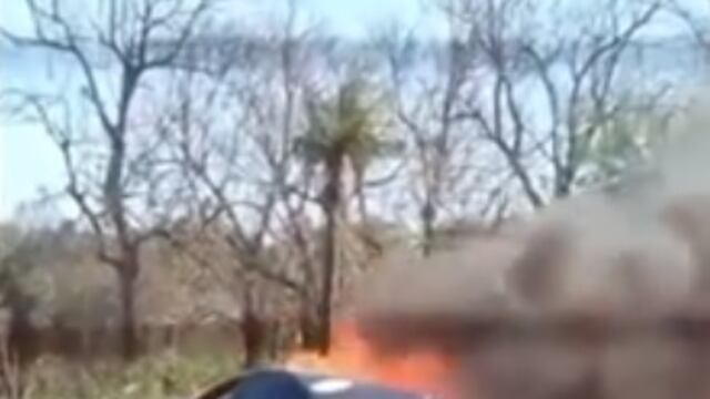 Se incendió un vehículo mientras circulaba por la ruta en Posadas.
