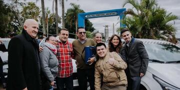 Entregan 11 nuevos vehículos en el marco del programa provincial “Ahora Taxi” en Puerto Iguazú.