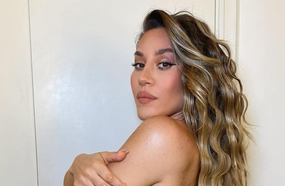 Jimena Barón, con un top “underboob”, casi muestra de más