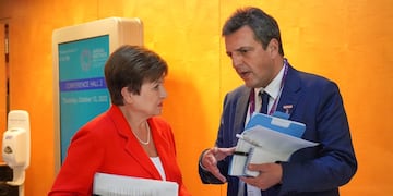 Sergio Massa en su última visita a Washington con Kristalina Georgieva, la titular del Fondo Monetario.