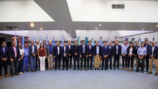 Polémica por coparticipación del impuesto PAIS empantana las negociaciones por la Ley Ómnibus con gobernadores. Foto: Corresponsalía