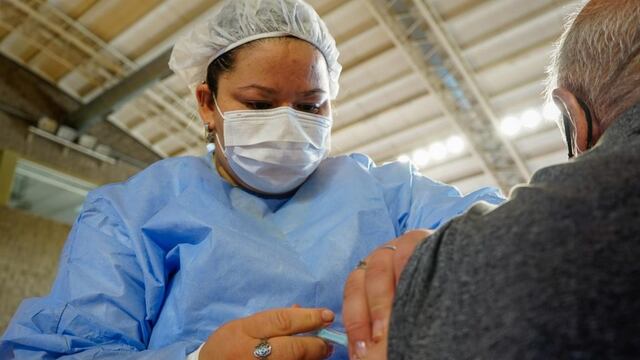Personal de Salud de la Municipalidad de Las Heras vacunará en el domicilio a las personas imposibilitadas de trasladarse a los centros de vacunación. Gentileza MLH