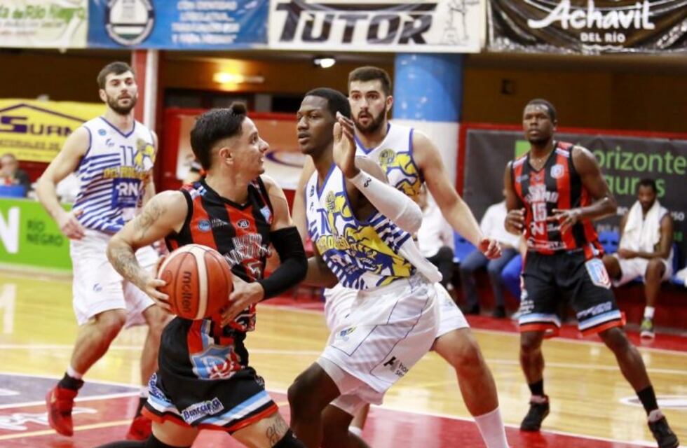 Manuel Olocco aportó 14 puntos pero Del Progreso perdió en suplementario