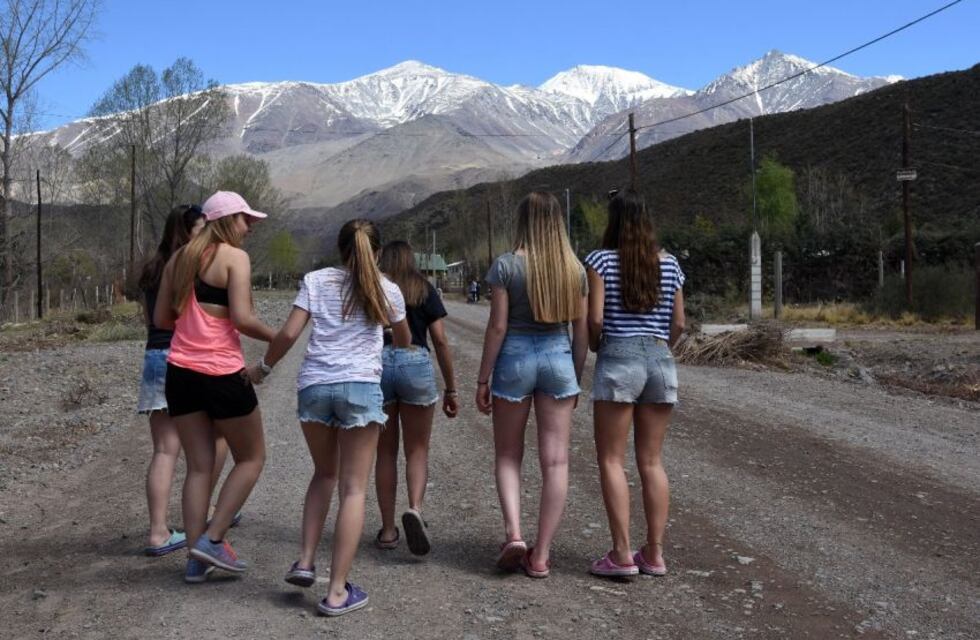 Día del Estudiante: jóvenes ya consultan por cabañas en Potrerillos y muchos propietarios no les quieren alquilar